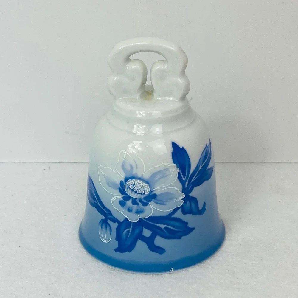 Bing & Grondahl Danbury Mint Blue White Floral Porcelain Bell Denmark 2172 4in